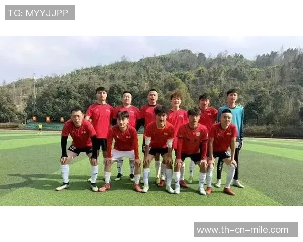 热血青春与英雄梦想交织的足球盛宴尽在英雄热血足球之中