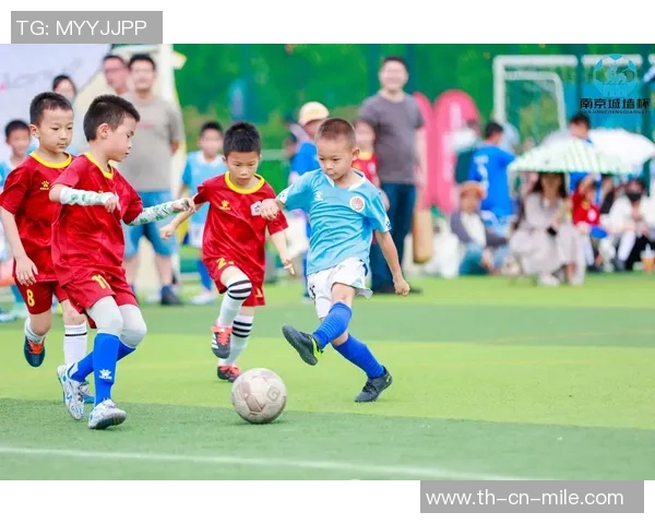 深圳少儿足球班开启孩子们的运动梦想培养团队精神与竞技能力的最佳选择